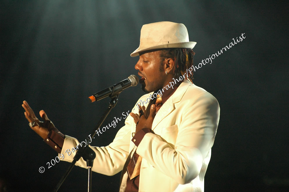 Da'ville @ Reggae Sumfest 2009 - International Night 2 - Reggae Sumfest 2009,Catherine Hall, Montego Bay, St. James, Jamaica W.I. - Saturaday, July 25, 2009 - Reggae Sumfest 2009, July 19 - 25, 2009 - Photographs by Net2Market.com - Barry J. Hough Sr. Photojournalist/Photograper - Photographs taken with a Nikon D70, D100, or D300 - Negril Travel Guide, Negril Jamaica WI - http://www.negriltravelguide.com - info@negriltravelguide.com...!